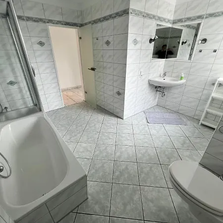 1-6 Pers Designwohnung In Zentraler Lage Wtal Und Remscheid アパート ヴッパータール